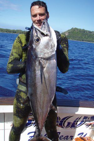 Dogtooth_tuna_in_vanuatu.jpg