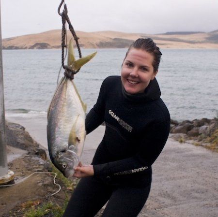 jess_whiddett_record_trevally_spearfishing.jpg